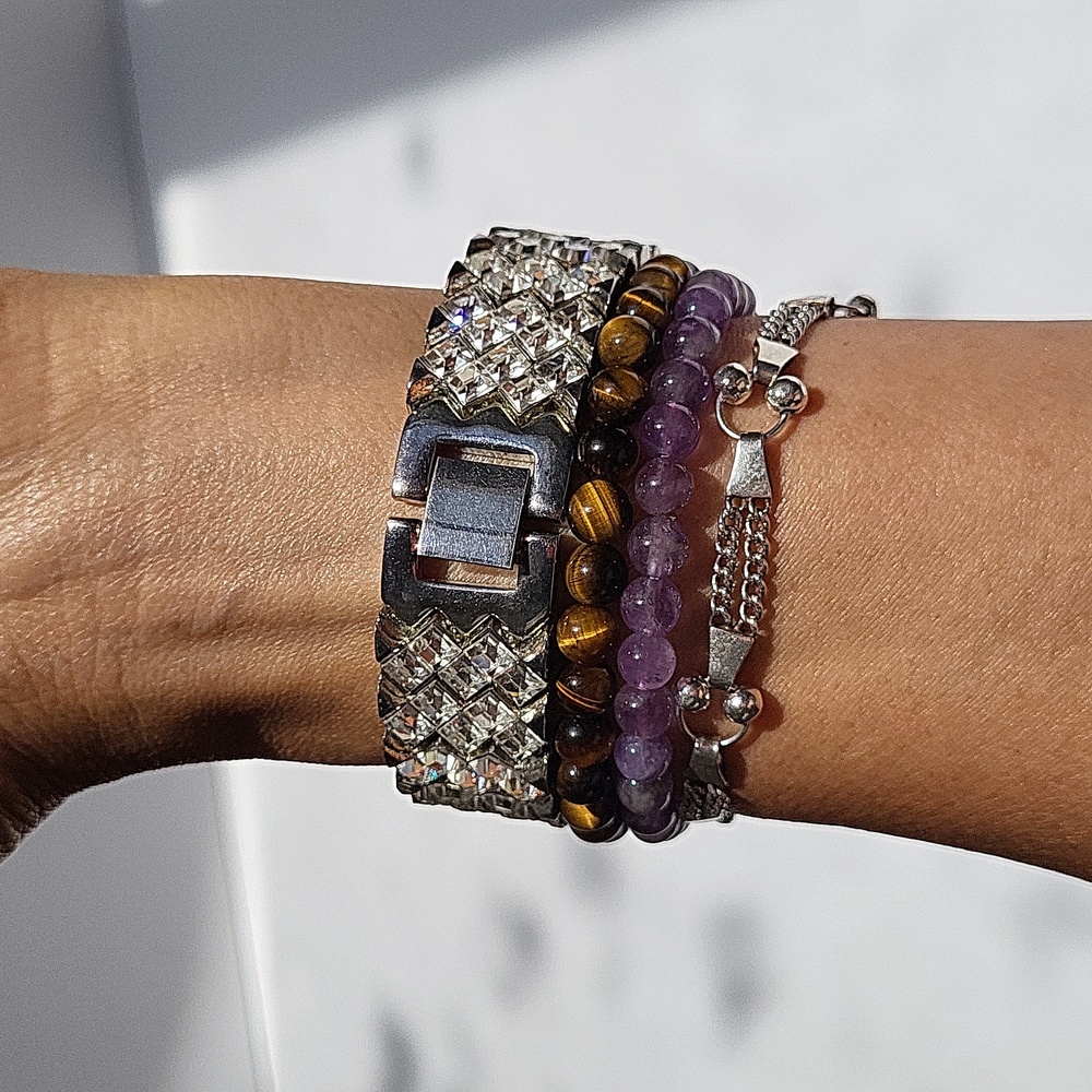 Quartz Xanadu Rhinestone Watch - Picture 10 of 16